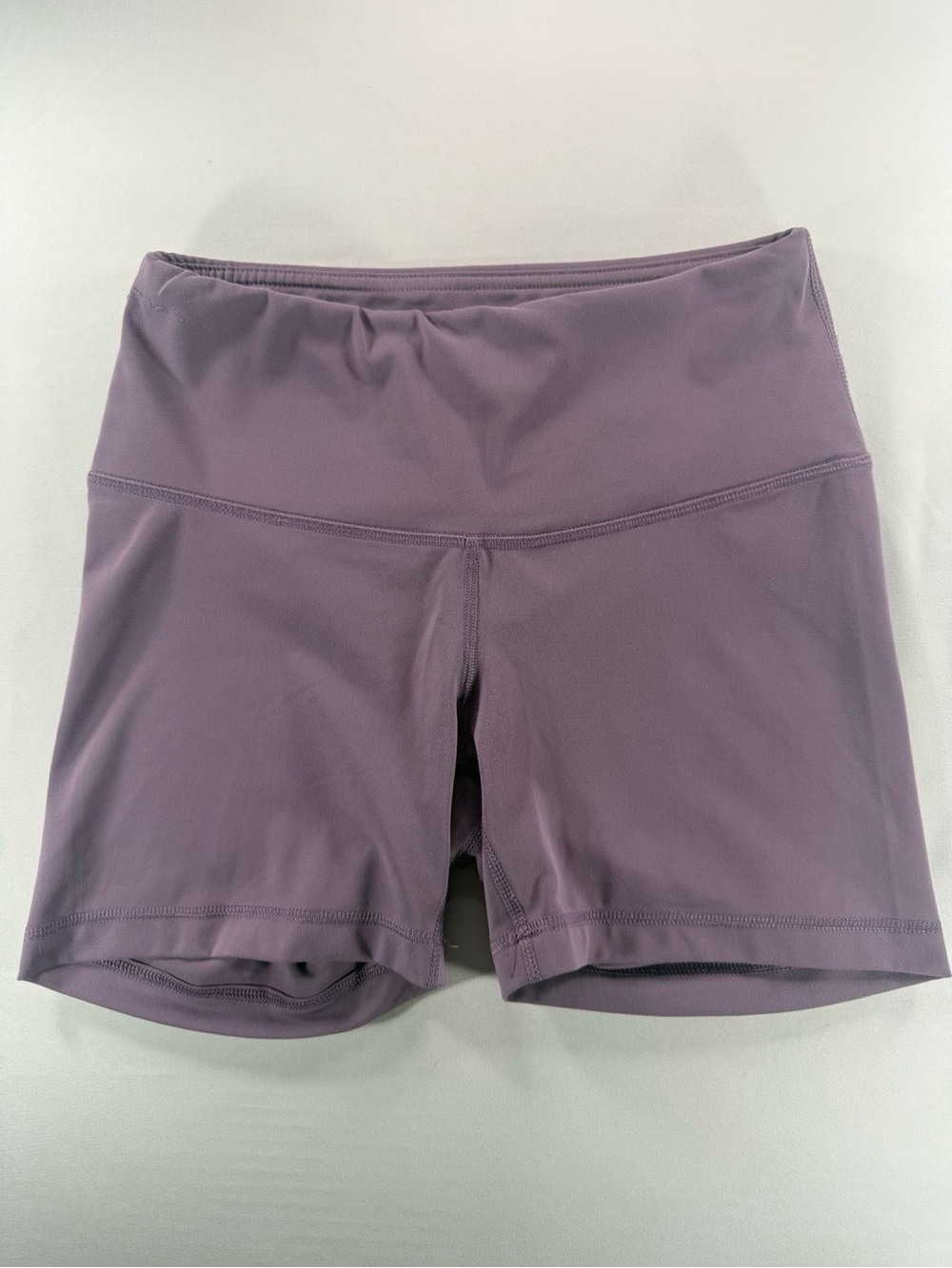 Yogalicious High-Waist Bike Shorts| Lavender Lilac | Yoga Activewear | small